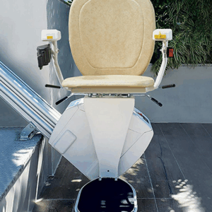 Outdoor: Cardinal Outdoor Stair Lift